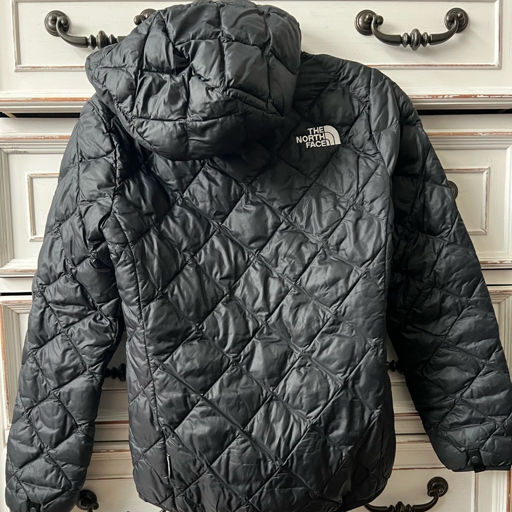 Girls North Face Thermoball zip jacket with hood